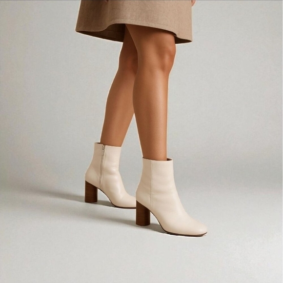 SANDRO Authentic off white Sacha boots/ Ankle Boots Size EU39/US8.5 - Picture 1 of 14